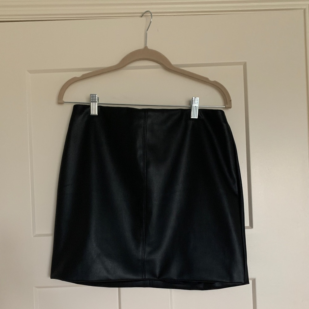Hollister black leather skirt